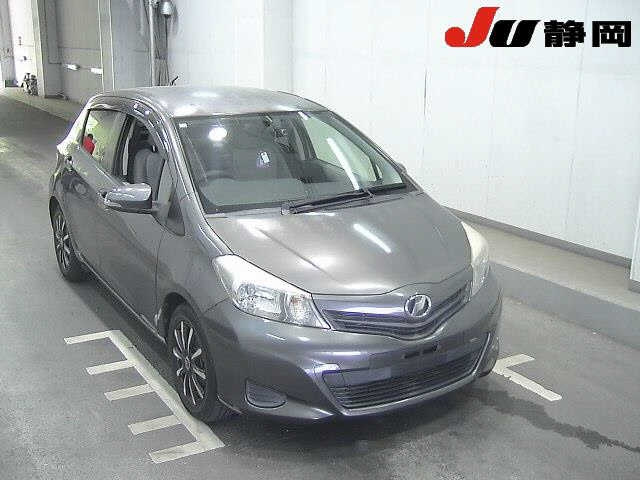 TOYOTA VITZ — фото