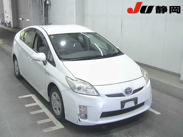 TOYOTA PRIUS — фото