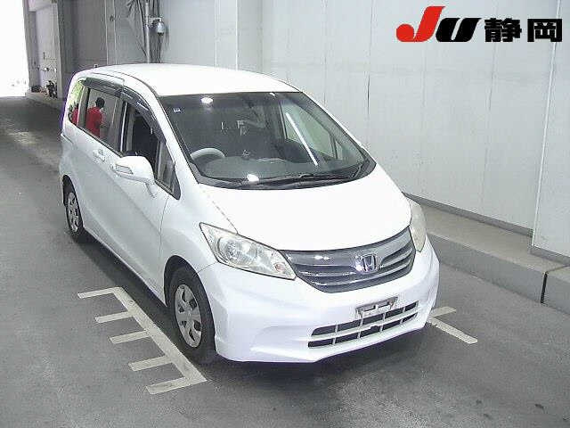 HONDA FREED — фото