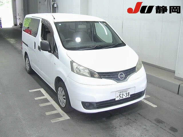 NISSAN NV200 — фото