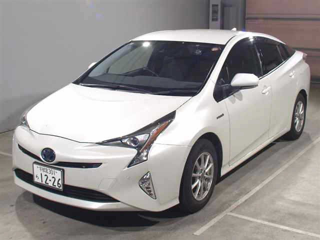TOYOTA PRIUS — фото