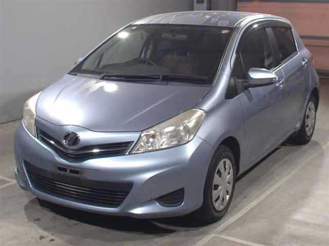 TOYOTA VITZ — фото