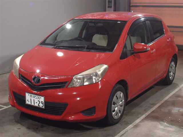 TOYOTA VITZ — фото