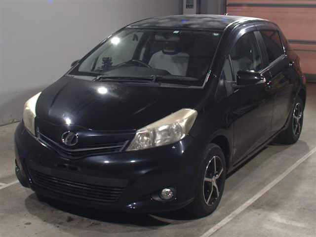 TOYOTA VITZ — фото