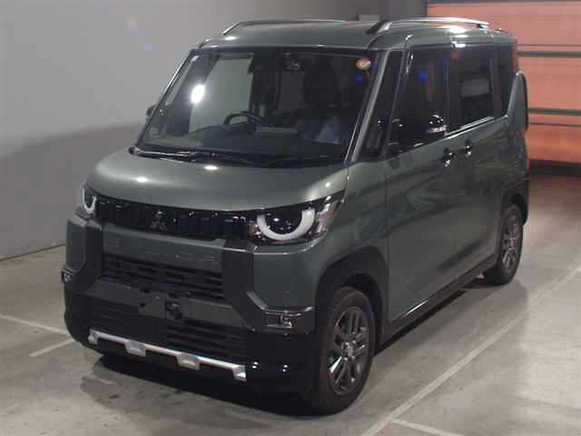 MITSUBISHI DELICA — фото