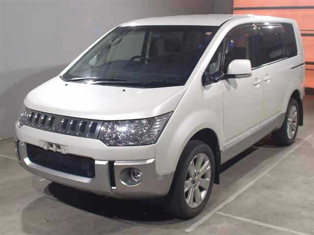 MITSUBISHI DELICA — фото