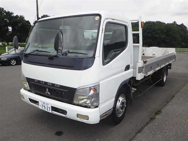 MITSUBISHI CANTER — фото