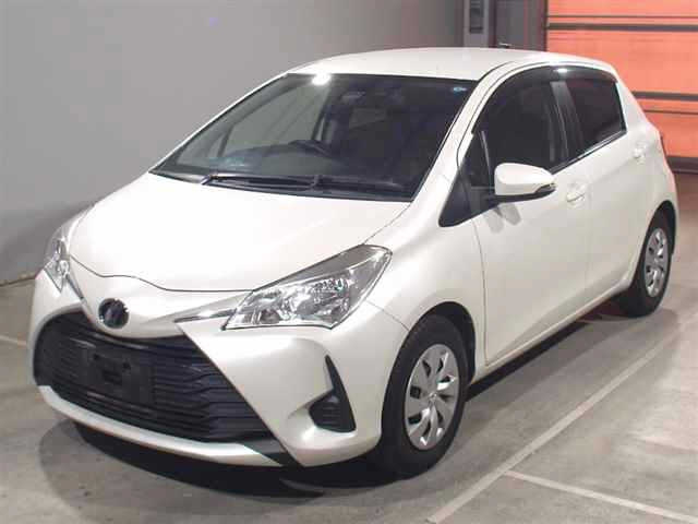 TOYOTA VITZ — фото