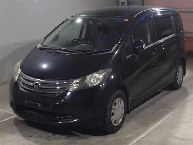 HONDA FREED — фото