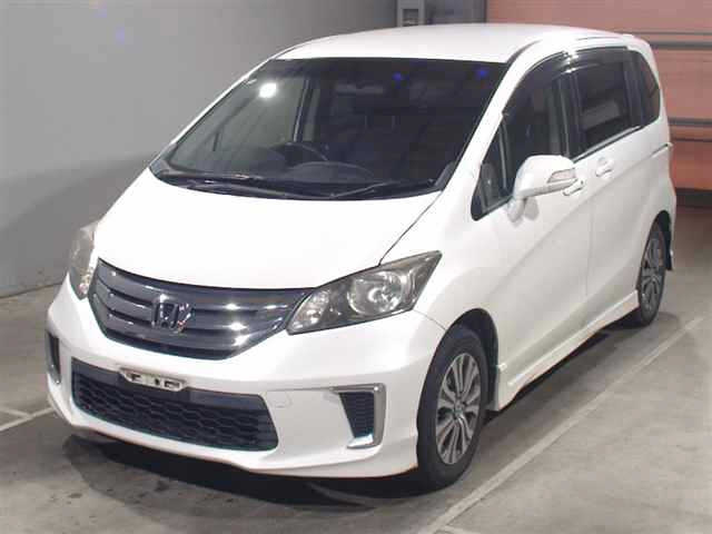 HONDA FREED — фото