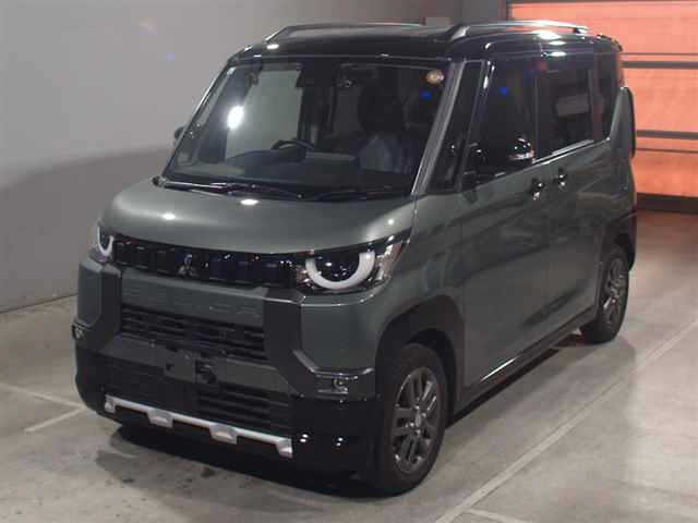 MITSUBISHI DELICA — фото