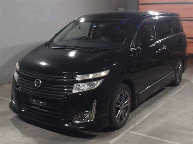 NISSAN ELGRAND — фото