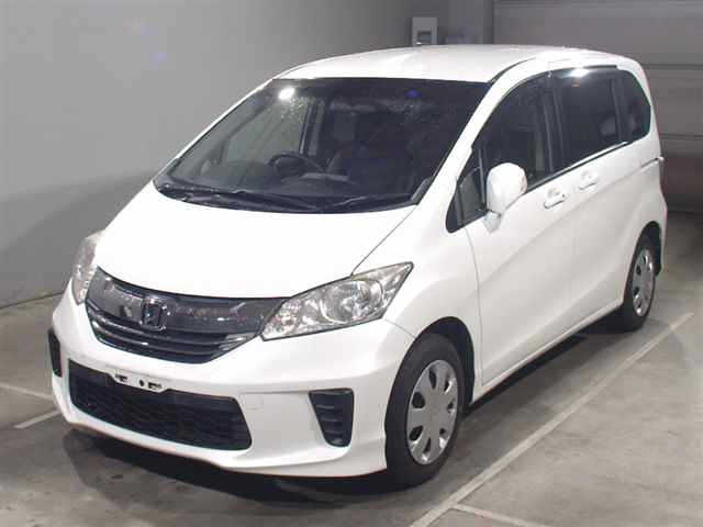 HONDA FREED — фото