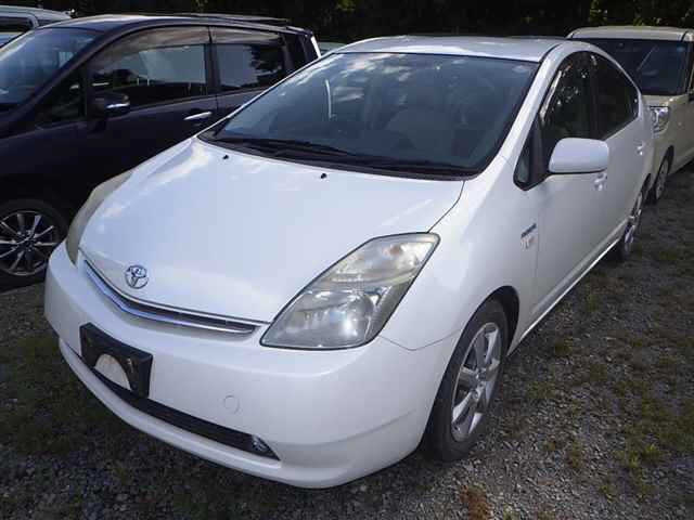 TOYOTA PRIUS — фото
