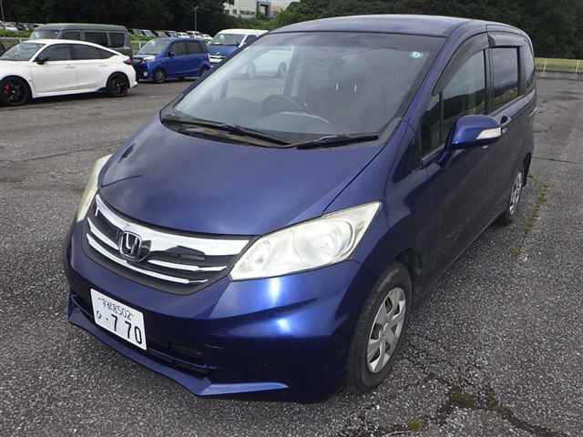 HONDA FREED — фото