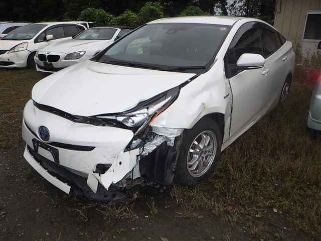 TOYOTA PRIUS — фото