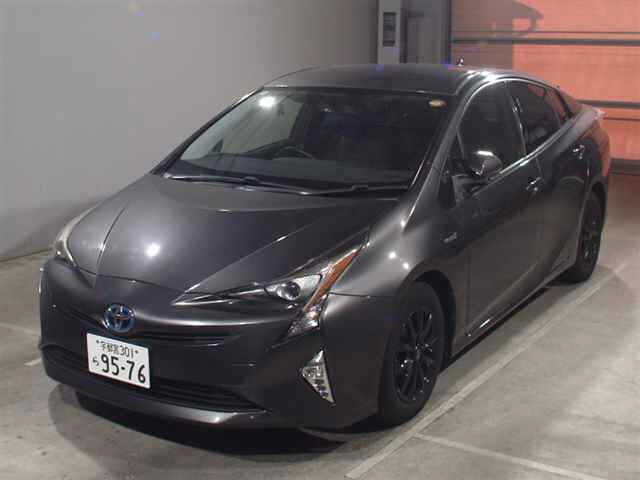 TOYOTA PRIUS — фото