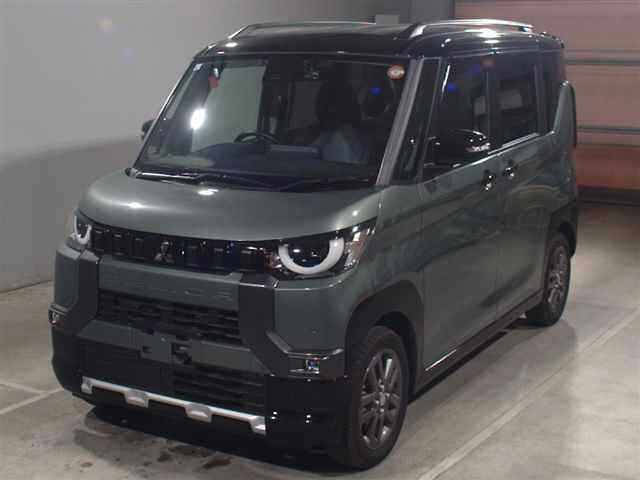 MITSUBISHI DELICA — фото