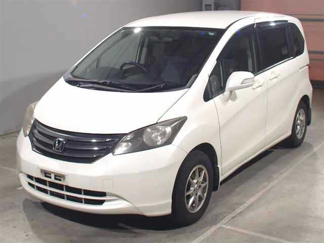 HONDA FREED — фото