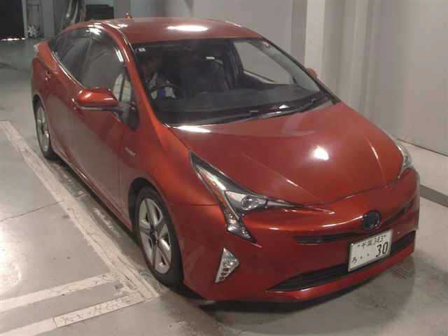 TOYOTA PRIUS — фото