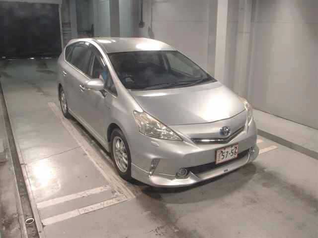 TOYOTA PRIUS — фото
