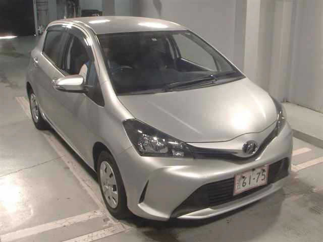 TOYOTA VITZ — фото