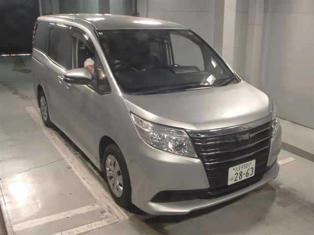TOYOTA NOAH — фото