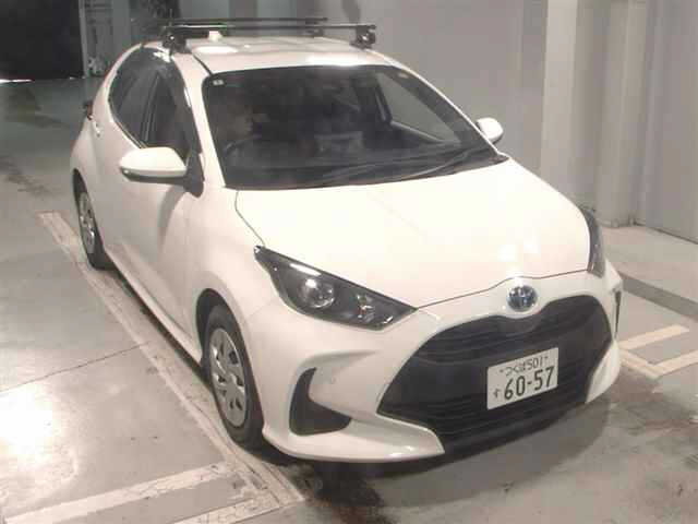 TOYOTA YARIS — фото