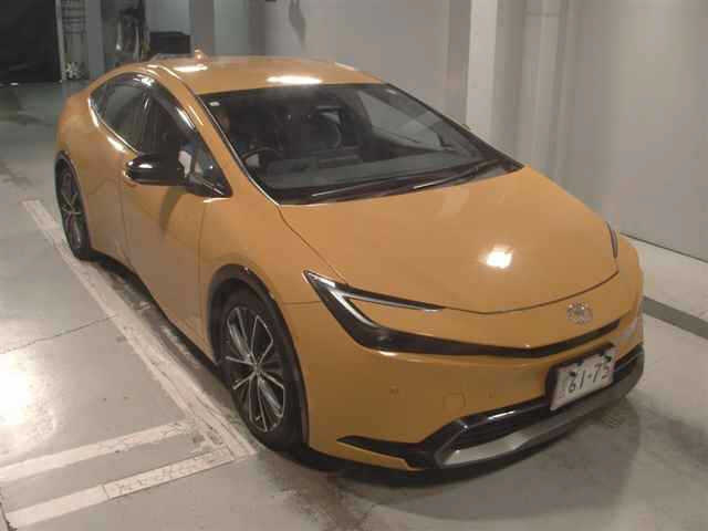 TOYOTA PRIUS — фото