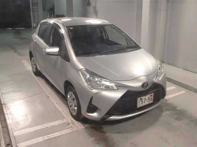 TOYOTA VITZ — фото
