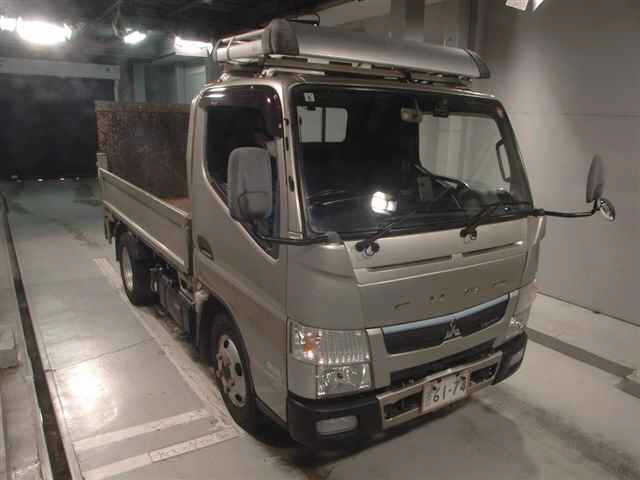 MITSUBISHI CANTER — фото