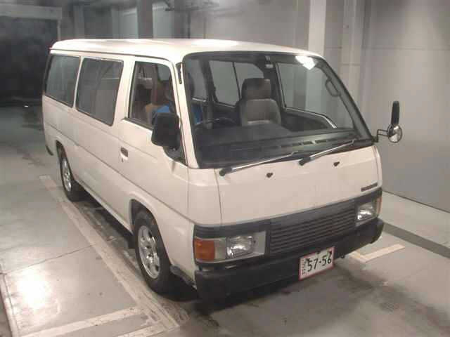 NISSAN CARAVAN — фото