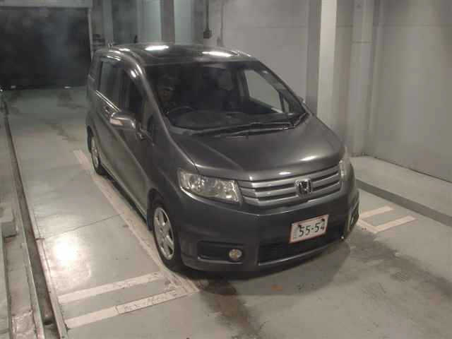HONDA FREED — фото