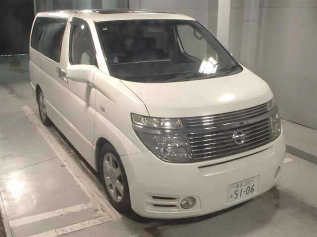 NISSAN ELGRAND