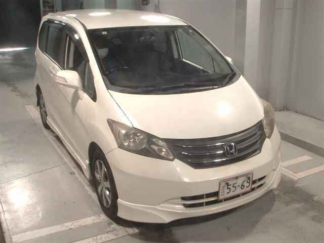 HONDA FREED — фото