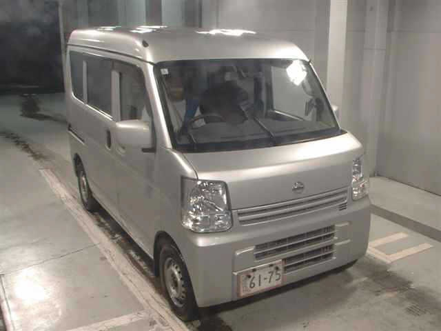 NISSAN CLIPPER — фото