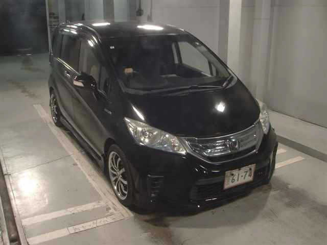 HONDA FREED — фото