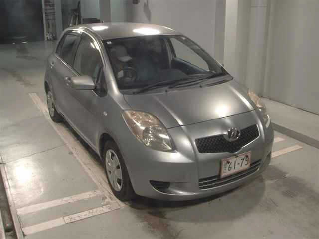 TOYOTA VITZ — фото