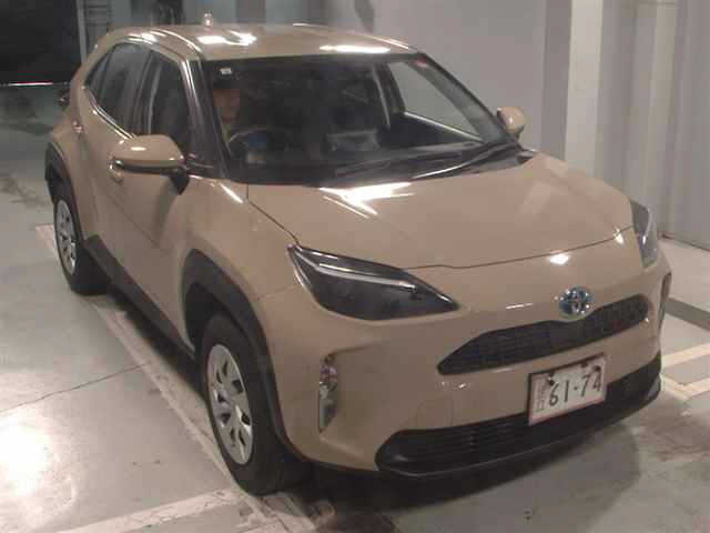 TOYOTA YARIS — фото