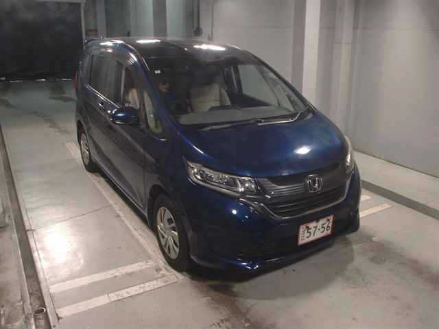 HONDA FREED — фото