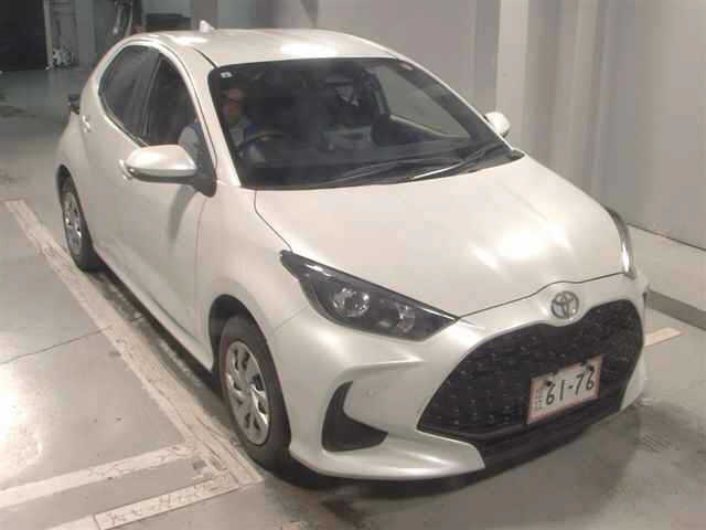 TOYOTA YARIS — фото
