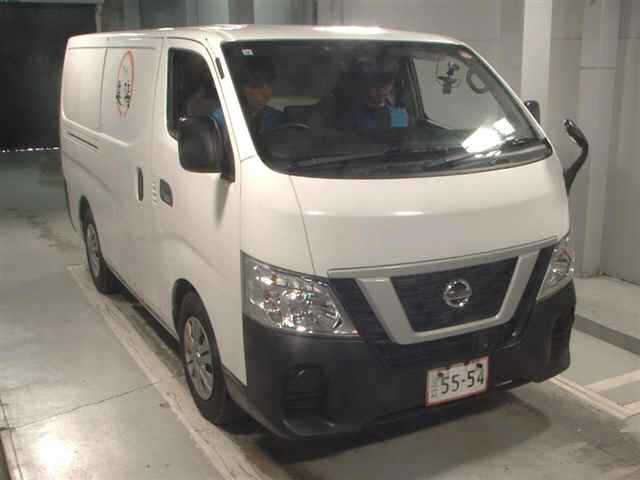 NISSAN CARAVAN — фото