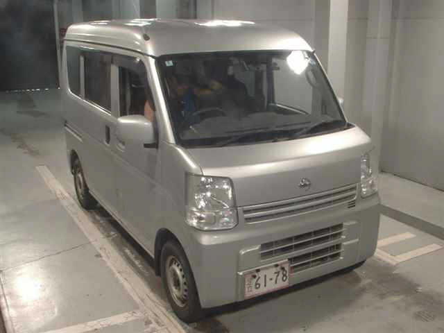 NISSAN CLIPPER — фото
