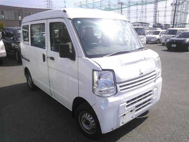 NISSAN CLIPPER VAN
