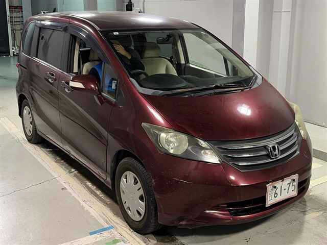 HONDA FREED — фото