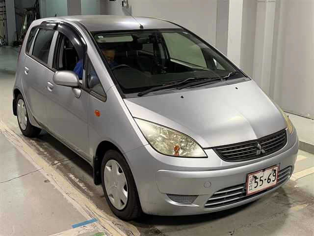 MITSUBISHI COLT — фото