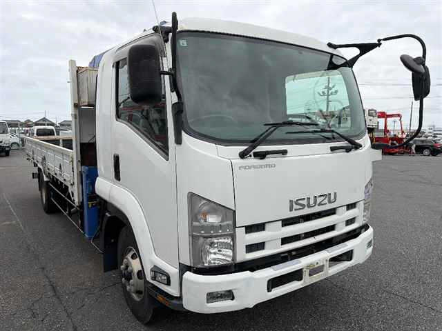 ISUZU FORWARD — фото