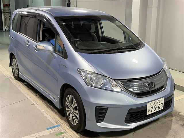 HONDA FREED — фото