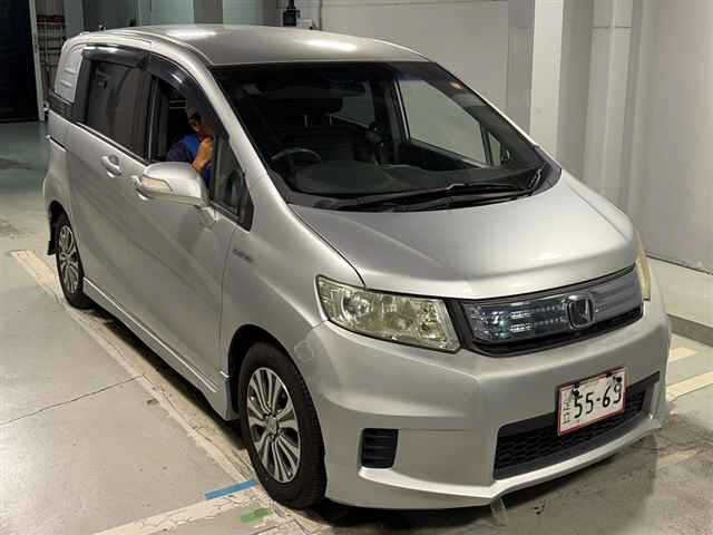 HONDA FREED SPIKE