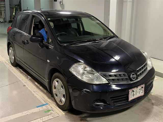 NISSAN TIIDA